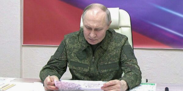 Putin is in Kursk, and a US team travels to Moscow to discuss Ukraine.